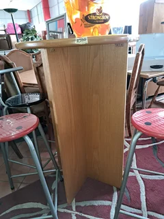 Bar table