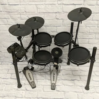 Drum kit (Alesis-Nitro Mesh)