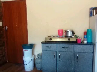 Room to rent in Clayville East. Olifantsfontein