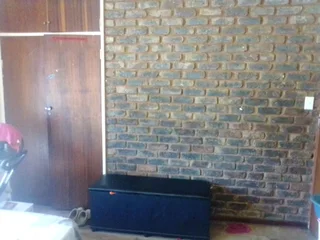 Room to rent in Clayville East. Olifantsfontein