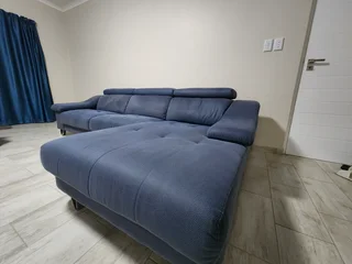 L-shaped Couch (Sedgars brand)
