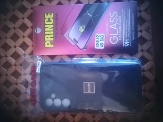 Screen protectors and pouch