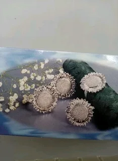 Vintage silver Plated sun flower napkin ring 4 piece Excellent conditionsR99