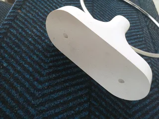 Bathroom towel hanger Excellent condion but no screws etc to tighten it to the wall R69