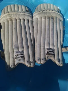 Slazenger cricket knee padsSecondhand (needs a good clean) R95