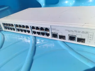 3Com Baseline Switch 2226 Plus Comes with power plug Working condition R299
