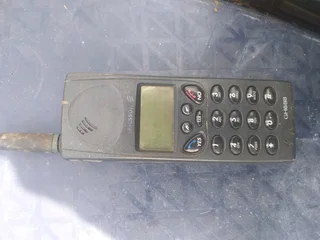 Old Ericsson phoneNo charger and i dont know if it works as its Untested R300 as is