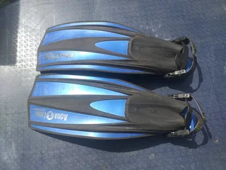 Swim shoes Fits shoe size 5,6 R195