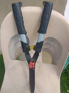 Garden Shears Secondhand its nice and Sharp R195