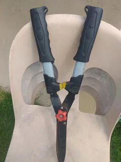 Garden Shears Secondhand its nice and Sharp R195