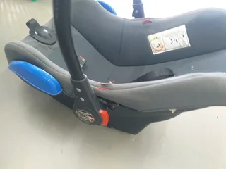 Baby car seat Secondhand working condition R249
