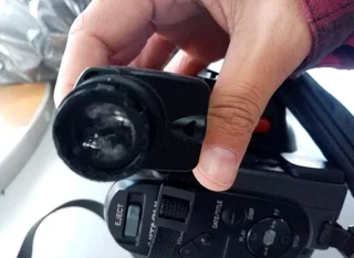 Hitachi 8mmVIDEO camera/recorder model vm-e338eUntested no charger selling as is