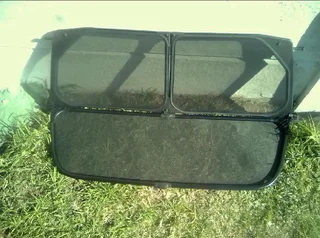 BMW 120i convertible wind deflector