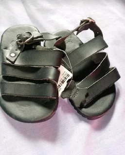 Baby Boys size 5 upper leather sandes  brand new R79