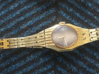 2 very old small watches Not working R149 for both as is