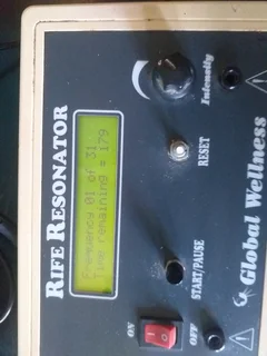 Rife Resonator machineWorking Theres no powerplug (i used a universal charger to test it