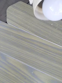 Ceiling fan 5 finWorking conditionCome with globes Might need some screws R695