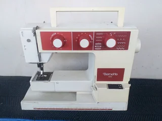Bernette 320 sewing machineUntested..it did work last used. No Pedal and no plug.