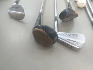 X11 mix old golf clubs R300 for the lot