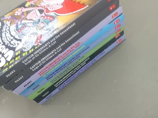 Captain Underpants books Its not the complete set there should be 12 books here is 8 books