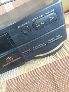 Hitachi VT-M448E VHS videocassette recorder (VCR) working condition R395