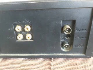 Hitachi VT-M448E VHS videocassette recorder (VCR) working condition R395