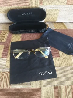 Guess eyeglasses R595