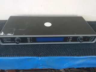 Dixon IU-2061 dual channel UHF wireless microphone system receiver Everything Goes on