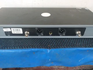 Dixon IU-2061 dual channel UHF wireless microphone system receiver Everything Goes on