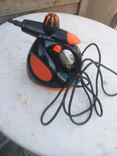 Milex 1200W Steam BlasterNo nozzles attatchments so u need yourvown nozzle attatchementsR200