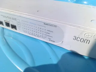 3Com Baseline Switch 2226 PlusNeeds a powerplug! Will ne tested with mine Working condition R150