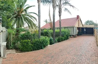 Spacious and secure 3 bedroom house in  the heart of Kempton Park