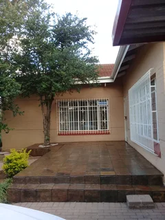 Spacious one bedroom  garden cottage for rental in Kempton Park