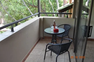 Fully furnished accommodation, available on a monthly basis, in Lynnwood Ridge, Pretoria East.