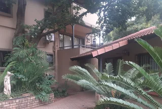 Fully furnished accommodation, available on a monthly basis, in Lynnwood Ridge, Pretoria East.