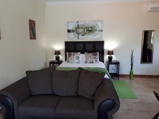 Fully furnished accommodation, available on a monthly basis, in Lynnwood Ridge, Pretoria East.