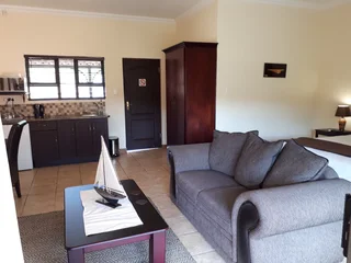 Fully furnished accommodation, available on a monthly basis, in Lynnwood Ridge, Pretoria East.