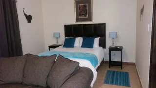 Fully furnished accommodation, available on a monthly basis, in Lynnwood Ridge, Pretoria East.