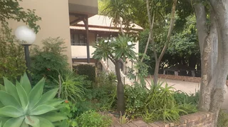 Fully furnished accommodation, available on a monthly basis, in Lynnwood Ridge, Pretoria East.