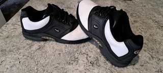 Golf Shoes *Size 9-10*