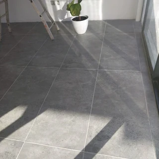 TILER WITH QUALITY HAND