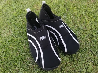 Aqua footwear R100
