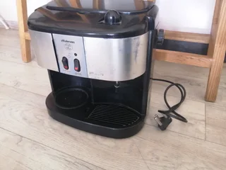 ((Read Ad)) Mellerware coffee machine R200