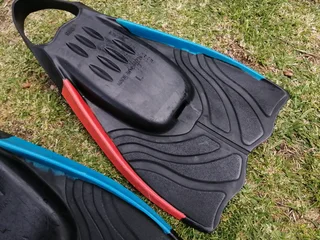 Reef Flippers R450 Negotiable