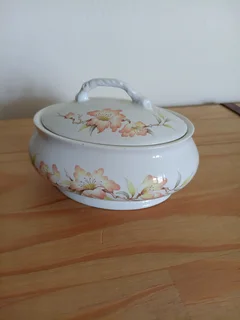 Vintage Ceramic Bowl With Lid R50