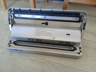 FoodSaver Vacuum Sealer R350 Negotiable