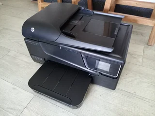 HP Wireless Officejet 6700 Premium Printer R700 Negotiable