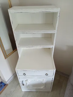 Shabby Chic Wooden Cabinet R850 Negotiable