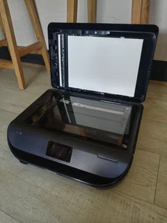 HP Wireless DeskJet Printer R750 negotiable