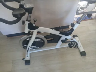Avalanche Spinning Bike R2200 Negotiable